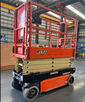 بالابر برقی قیچی JLG R1932